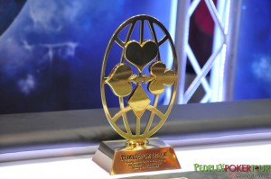 Il P-Globe dorato, trofeo destinato al vincitore del Main Event