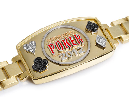 "Blinger is Better": l'ultima follia delle WSOP è il trofeo più caro della storia dello sport!